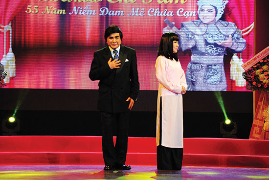 Nghệ sĩ Chí Tâm thành công đặc biệt trong liveshow đầu tiên ở tuổi 64.