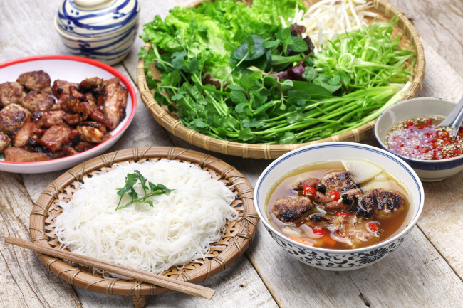 Bún chả Hà Nội ở TPHCM - Món ăn đặc trưng thủ đô mà bạn không nên bỏ lỡ