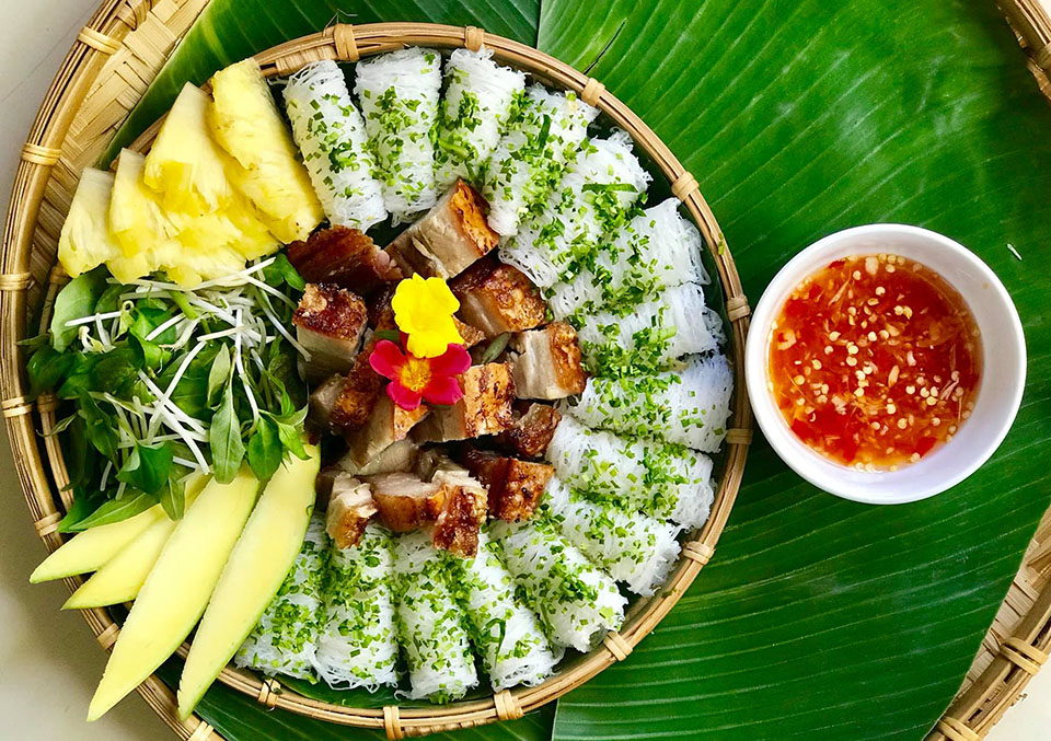 Trưa Nay Ăn Gì: Thân Thương Món Việt – Bánh Hỏi Heo Quay - Sài Gòn Tiếp Thị
