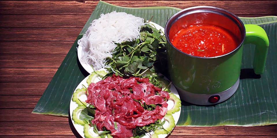 Trưa nay ăn gì: xuýt xoa với lẩu bò nhúng ớt Đà Nẵng cay nồng trưa cuối tuần