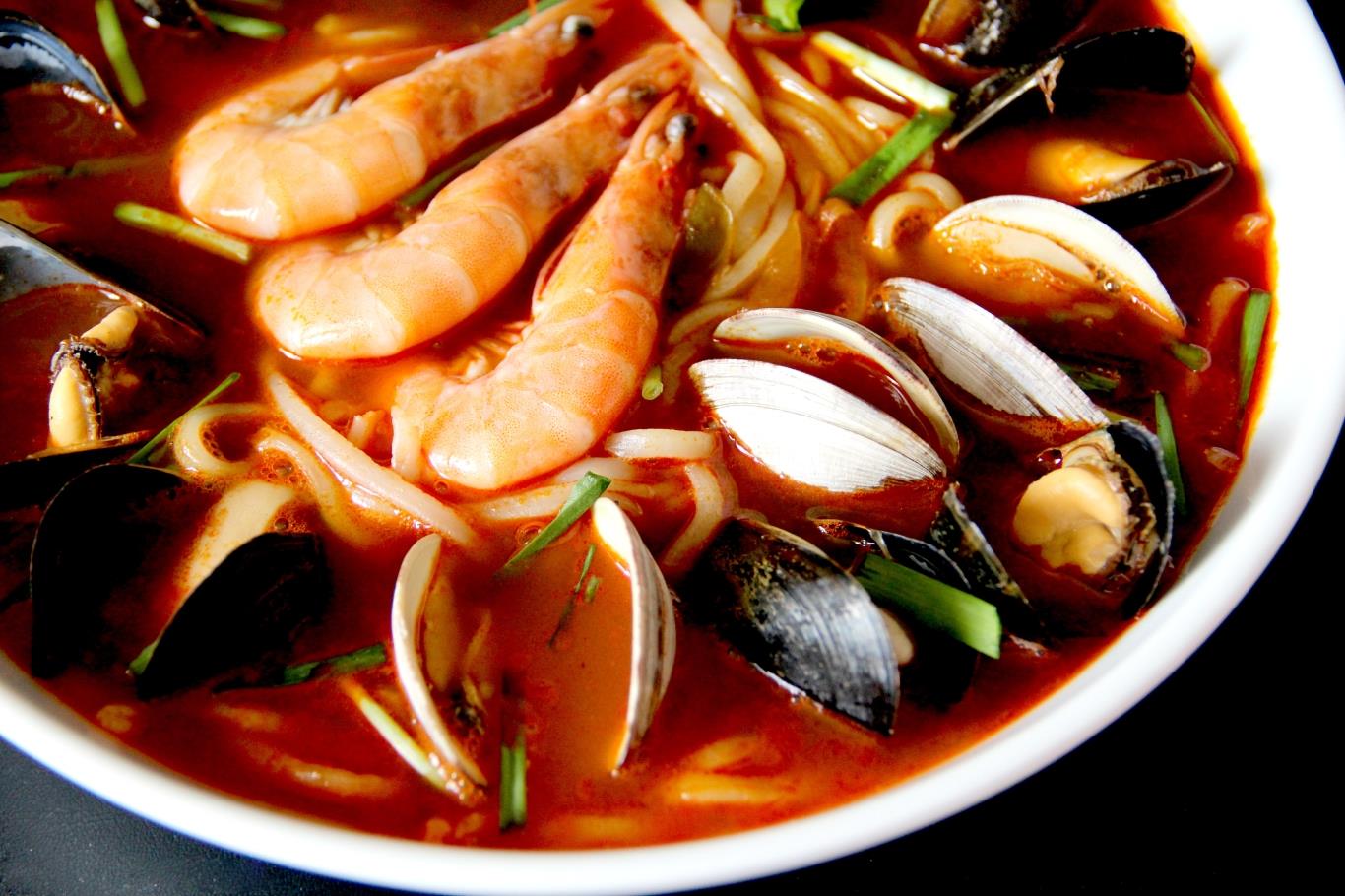 Món hải sản cay Hàn Quốc có hương vị đặc trưng như thế nào?
