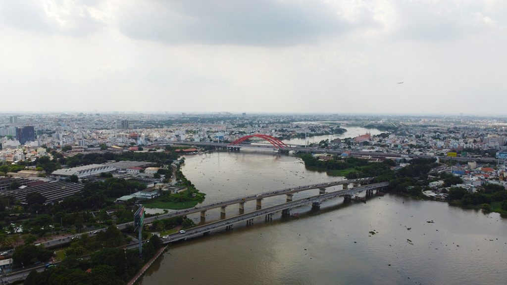 Đoạn sông Sài Gòn ở khu vực cầu sắt Bình Lợi. Ảnh: MH
