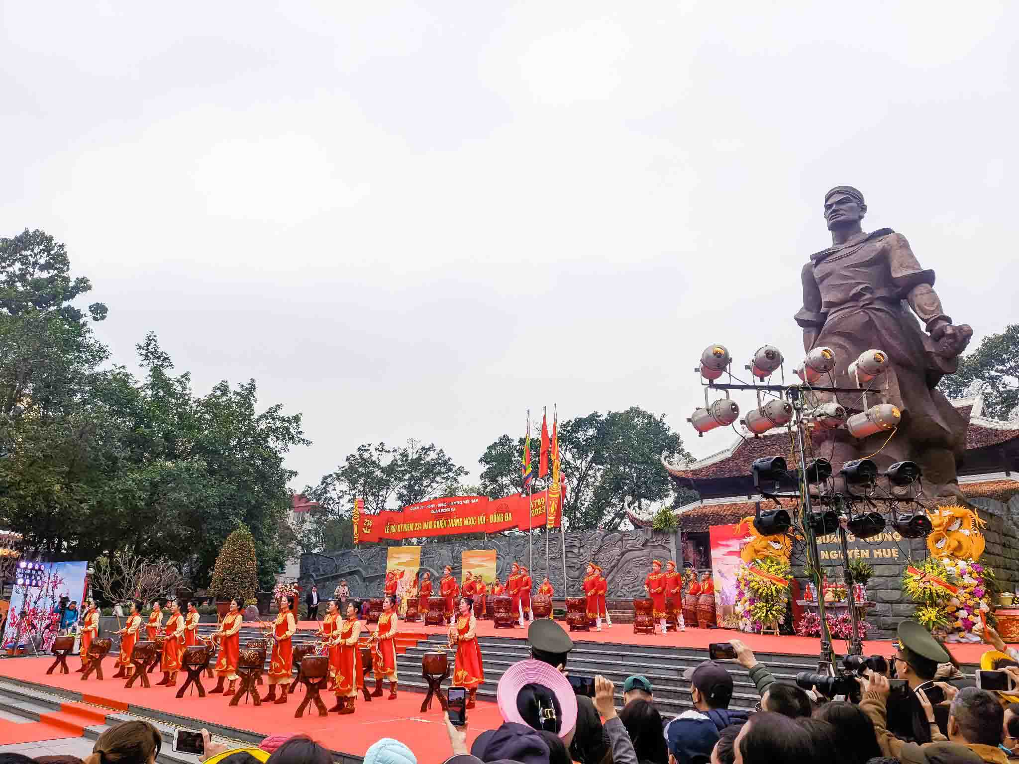 Hà Nội: Hàng ngàn người dự lễ hội gò Đống Đa