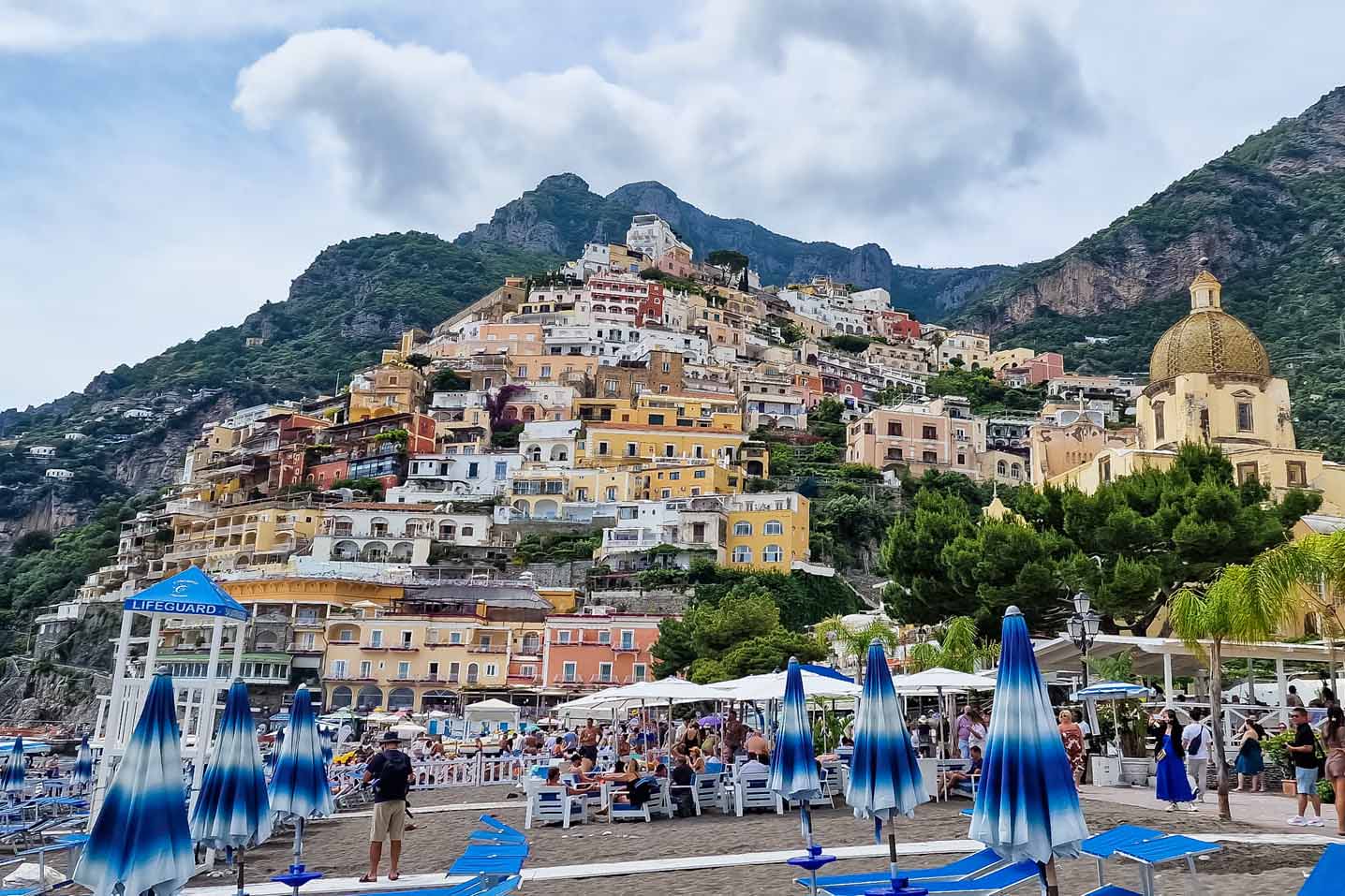 Ghé thăm phố biển Positano đẹp thơ mộng ở miền Nam nước Ý