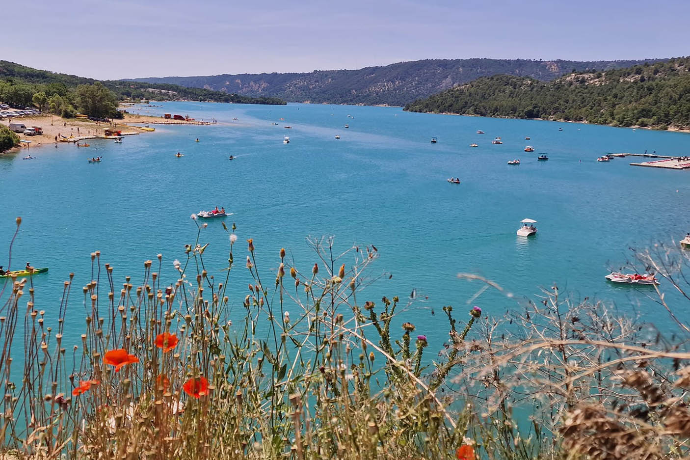 Cảnh sắc thơ mộng tại hồ Sainte Croix miền Nam nước Pháp