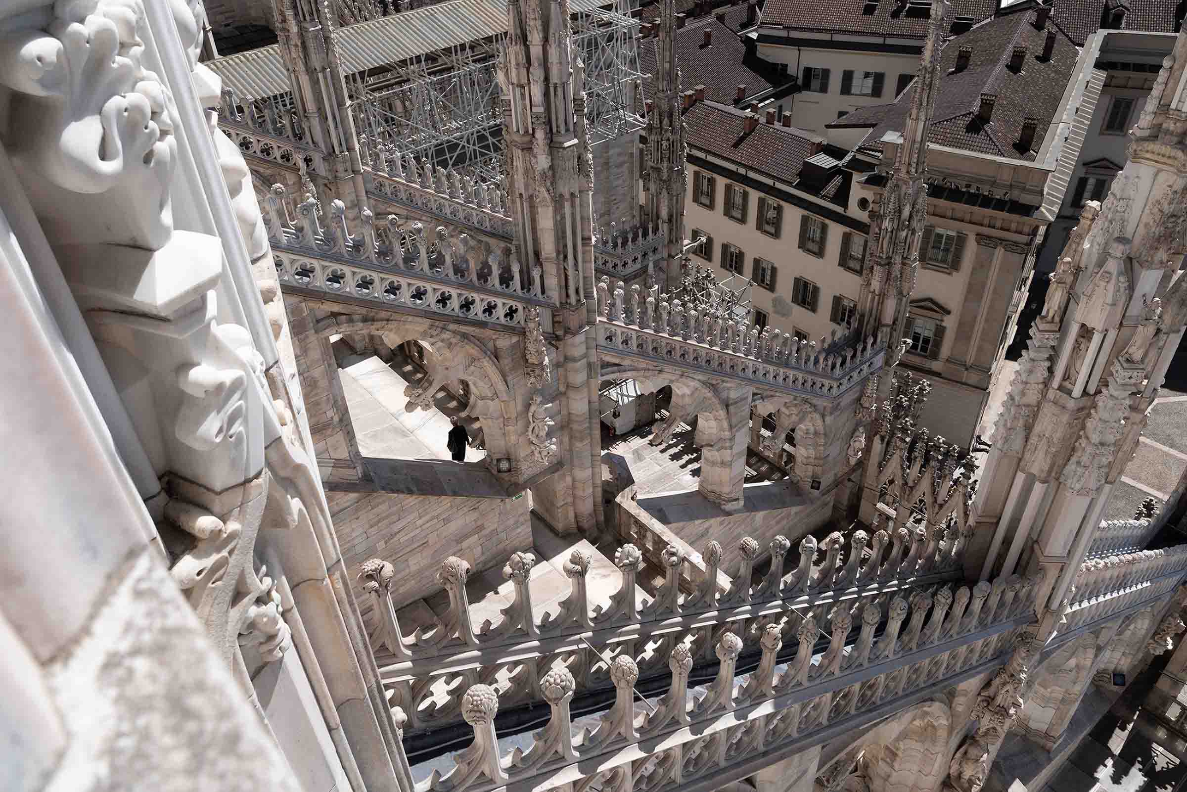 Ngắm nhà thờ tốn hơn 500 năm xây dựng ở Milan, Ý